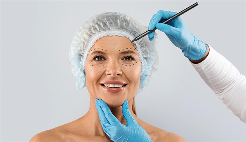 How to Choose the Right Plastic Surgeon: The 8-Point Safety Checklist